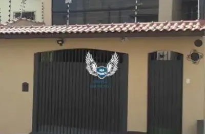 Sobrado no horto florestal  03 dormitórios sendo 01 suíte e 03 vagas de garagem