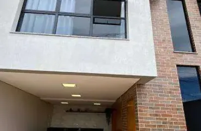 Lindo sobrado vl antonieta 100 mts- 2 suítes, cozinha integrada c/ sala, 2 vagas, área gourmet