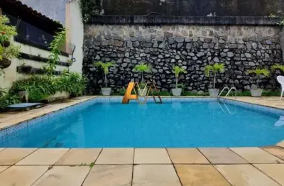 Casa 5 quartos sendo 3 suítes no caminho das árvores