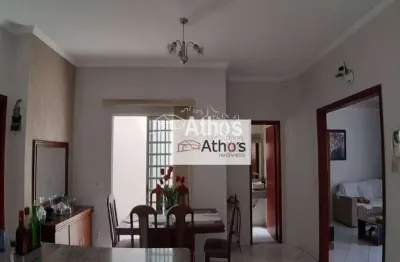 Casa à venda, jardim regina, 3 dorm. sendo 1 suíte com  hidro, garagem para 4 carros, amplo quintal, edícula, churrasqueira