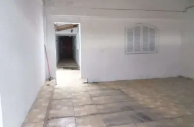 Casa com 2 quartos para alugar na Vila Maria de Maggi, Suzano 