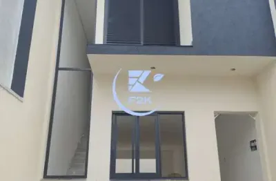 Sobrado em construção com 3 dorms, sendo 1 suíte, fino acabamento e moderno