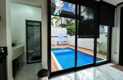 Casa à venda bella citta, 3 suítes, planejados, 4 vagas de garagem. aceita finan
