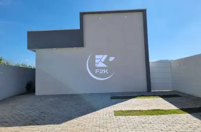 Casa recém construída em vilagio a venda com 2 dorms sendo 1 suíte e quintal, 1
