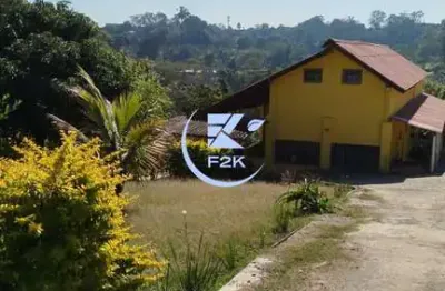 Chácara a venda com 3 dorms sendo 2 suítes e área de lazer