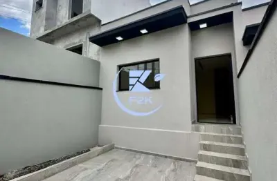 Excelente casa térrea na vila brasileira, recém construída