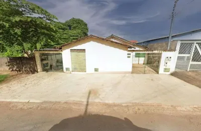 Casa de 200m² à venda por r$ 660.000 no setor sudoeste - goiânia