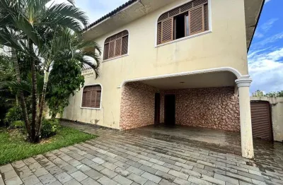 Sobrado de 300 m² com 04 quartos à venda por r$ 2.100.000 no setor nova suiça - goiânia
