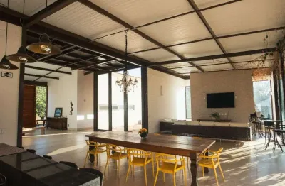 Casa de 1000 m² com 04 suítes para alugar por r$ 8.200/mensais no ecovilla santa branca - terezópolis de goiás/go