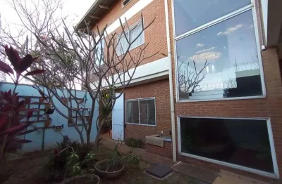 Sobrado de 280 m² com 04 quartos à venda por r$ 1.200.000 no residencial center ville - goiânia