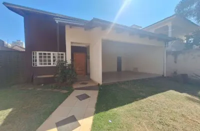 Casa de 191 m² com 03 quartos para alugar por r$ 5.000/mensais no jardim américa - goiânia