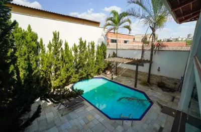 Sobrado de 320 m² com 04 quartos à venda por r$ 900.000,00 no setor norte ferroviário em goiânia/go