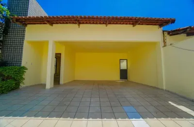 Casa de 250 m² com 3 quartos para alugar,  por r$2.800 ao mês no setor goiânia 2 em goiânia