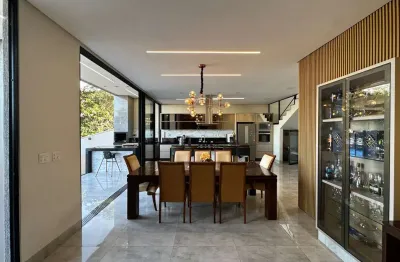 Sobrado de 268 m² com 3 quartos para alugar,  por r$12.500,00 ao mês no condomínio do lago em goiâni