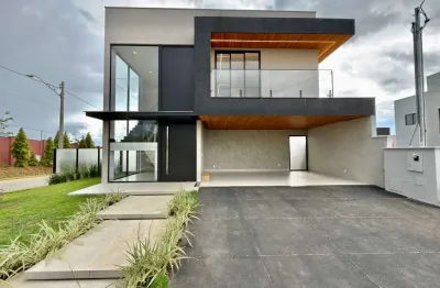 Casa de Condomínio com 4 Quartos e 4 banheiros à Venda com 302 m²