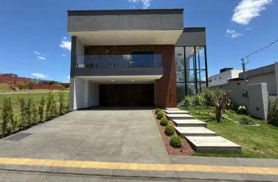 Casa de Condomínio com 3 Suítes à Venda De Frente Para Mata no Jardins Capri em Senador Canedo/GO.