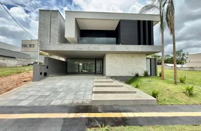 Casa de Condomínio com 4 Suítes à Venda, 261 m² no Jardins Capri em Senador Canedo/GO.