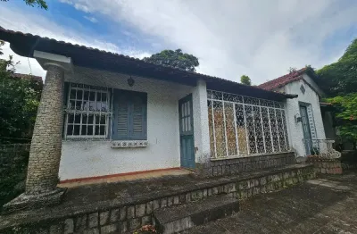 Imóvel com excelente potencial com ampla vista para o lago de Javary