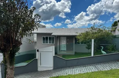 Casa com 3 quartos para alugar no Bancários, Pato Branco 