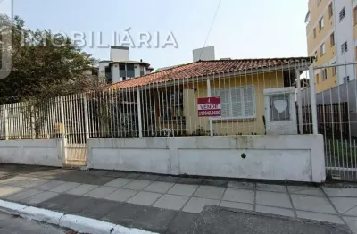 Casa residencial com 3 quartos  à venda, 200.00 m2 por r$1700000.00  - canasvieiras - florianopolis/sc