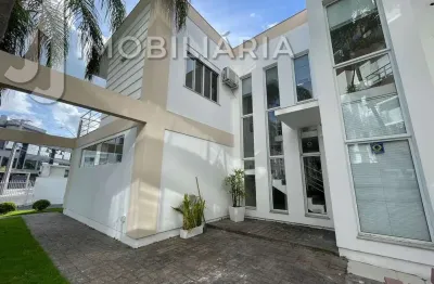 Casa Residencial com 4 quartos  para alugar, 270.00 m2 por R$12000.00  - Ingleses Do Rio Vermelho - Florianopolis/SC