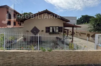 Casa residencial com 6 quartos  à venda, 234.00 m2 por r$875000.00  - praia do santinho - florianopolis/sc