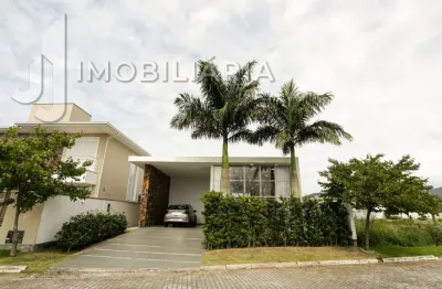 Casa Residencial com 3 quartos  à venda, 224.00 m2 por R$2700000.00  - Campeche - Florianopolis/SC