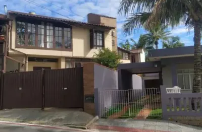 Pousada_Hotel com 14 quartos  à venda, 280.00 m2 por R$2000000.00  - Canasvieiras - Florianopolis/SC