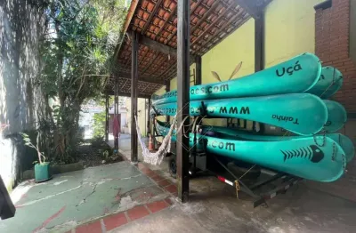 Excelente casa, 3 dormitórios, jardim, garagem, à 1 quadra da praia em são vicente!!