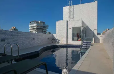 Oportunidade!!! à 1 quadra da praia, apartamento amplo, sacada na sala, lazer completo, vaga demarcada, no bairro boqueirão na cidade de santos!!!