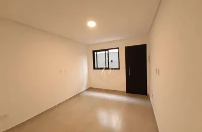 Sobreposta nova, super bem localizada na cidade de praia grande!!