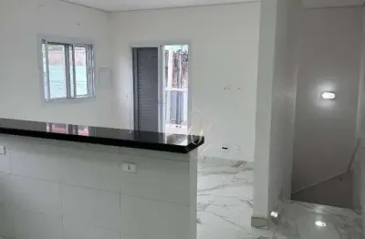 Maravilhosa sobreposta alta, com churrasqueira, super bem localizada no bairro da enseada !!
