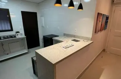 Sobreposta baixa ampla, a 4 quadras da praia, no coração do boqueirão!!!