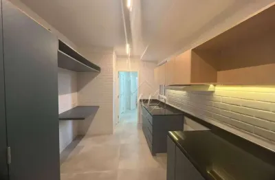 Em frente a praia, reformado, 3 dormitórios, vista lateral mar, na cidade de santos!!!!