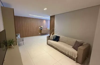 Maravilhoso apartamento, sol da manhã, vista livre, totalmente reformado, andar alto, bem amplo e arejado, na melhor localização dana ponta da praia!!