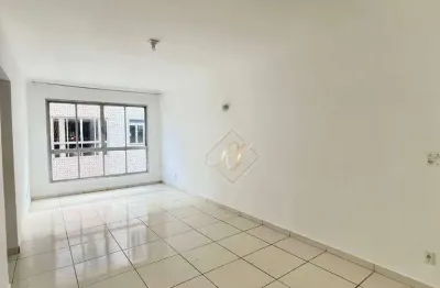 Oportunidade!!! arejado, 2 dormitórios, elevador, vaga, portaria 24 horas na cidade de santos!!