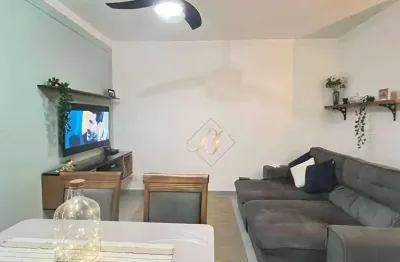 Sala ampla com sacada, sobrado, 2 dormitórios amplos, depósito, vaga, na cidade de santos!!