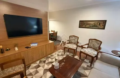 Maravilhoso apartamento, com 83m², de frente, amplo e arejado, vista parcial para o mar, super bem localizado a uma quadra da praia no centro de são v