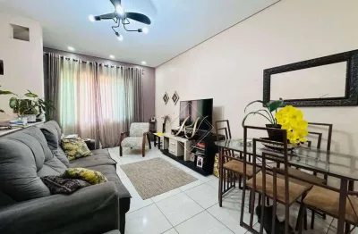 Excelente sobreposta alta, com 3 dormitórios e quintal amplo, super bem localizado no bairro do marapé!!!