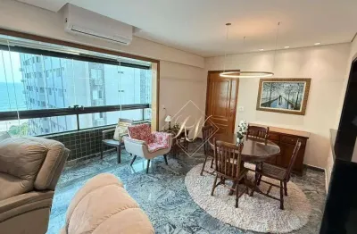 Na quadra da praia, todo reformado e com vista mar. aproveite !!