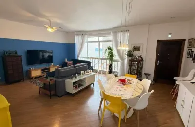 Maravilhoso apartamento, andar alto, frente mar, super bem localizado no bairro do gonzaga!!!