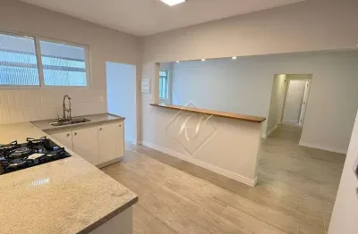 Maravilhoso apartamento, todo reformado, amplo e moderno, super bem localizado no bairro da ponta da praia!!!