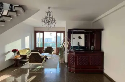 À 1 quadra da praia, cobertura duplex com churrasqueira, piscina, 2 vagas escrituradas, prédio com elevadores, portaria 24 horas!!!