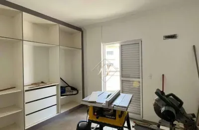 Excelente apartamento, 2 dormitórios, frente, sacada, vaga demarcada na cidade de santos!!!