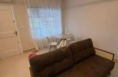 Reformada, sobreposta baixa ampla, 3 dormitórios, garagem, no bairro boqueirão em santos!!!