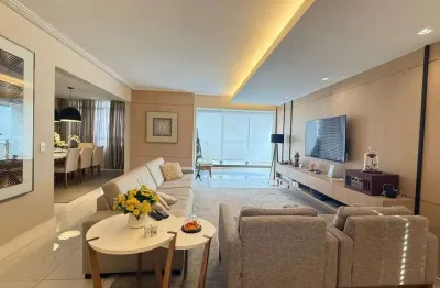 Maravilhoso apartamento, entrada privativa, vista mar na quadra da praia no Embaré!!!