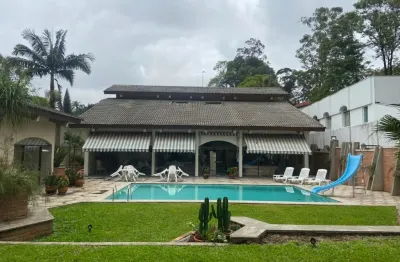 Excelente sobrado - amplo -  piscina - localização privilegiada