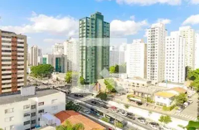 Excelente apto - amplo - varanda - localização privilegiada