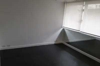 Excelente apto - amplo - suíte - iluminado -  localização privilegiada