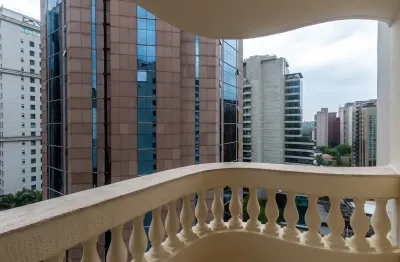 Excelente apto - varanda - lazer - localização privilegiada